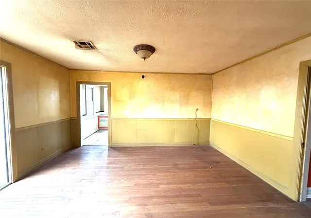 Photo 4 of Sale Pending at 2101 Nw 27Th St, Oklahoma City, OK 73107 | MLS# 1245982 | Listing updated on 2026-10-05