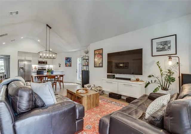 Photo 3 of Single family home for sale at 1809 Nw 14th Street, Oklahoma City, OK 73106 | MLS# 1245997 | Listing updated on 2026-09-08