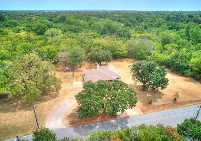 Photo 2 of Single family home for sale at 1100 Sw 4th St, Jones, OK 73049 | MLS# 1246000 | Listing updated on 2026-08-26