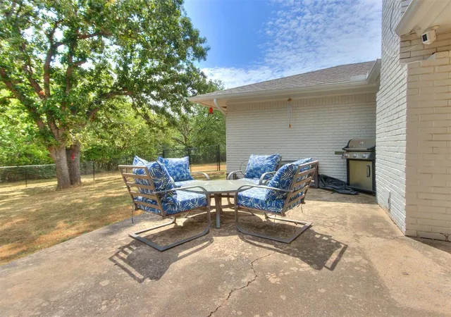 Photo 4 of Single family home for sale at 1100 Sw 4Th St, Jones, OK 73049 | MLS# 1246000 | Listing updated on 2026-08-26