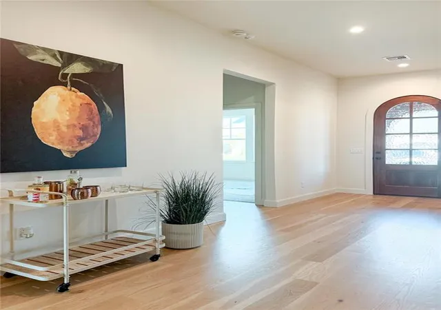 Photo 2 of Single family home for sale at 1917 Parkwood Ave, Edmond, OK 73034 | MLS# 1246002 | Listing updated on 2026-09-03