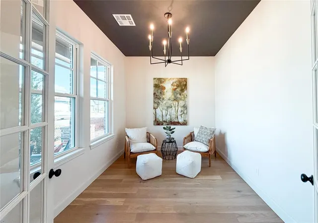 Photo 3 of Single family home for sale at 1917 Parkwood Ave, Edmond, OK 73034 | MLS# 1246002 | Listing updated on 2026-09-03
