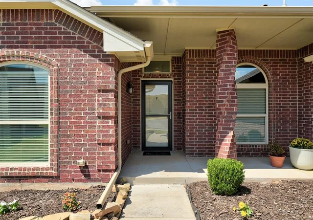 Photo 3 of Single family home for sale at 2912 Nw 183rd Circle, Edmond, OK 73012 | MLS# 1246018 | Listing updated on 2026-09-23