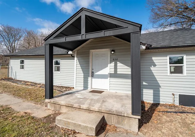 Photo 1 of Single family home for sale at 628 S Philadelphia Ave, Shawnee, OK 74801 | MLS# 1246035 | Listing updated on 2026-08-29