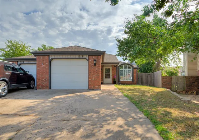Photo 3 of Sale Pending at 317 Colony Dr, Norman, OK 73072 | MLS# 1246038 | Listing updated on 2026-08-31
