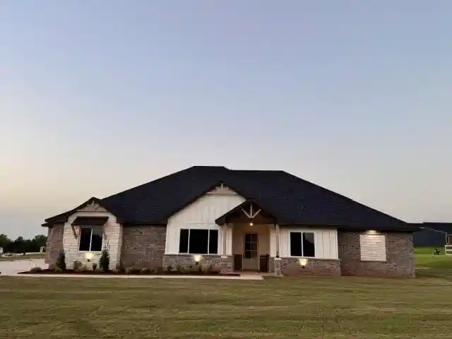 Single family home for sale at 4516 Janie Way, Guthrie, OK 73044 | MLS# 1246039