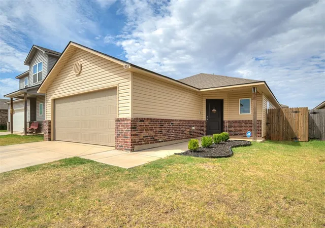 44th image of 11705 Krew Wy, Yukon, OK 73099 | MLS# 1246041
