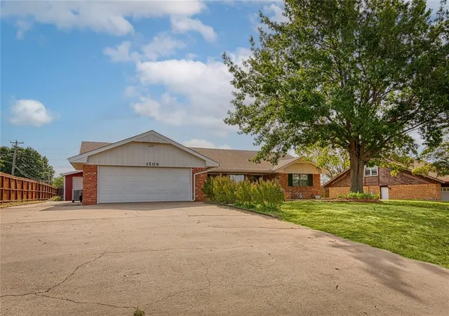 1st image of 1509 N Temple St, Cordell, OK 73632 | MLS# 1246054