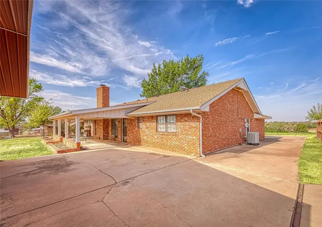 4th image of 1509 N Temple St, Cordell, OK 73632 | MLS# 1246054