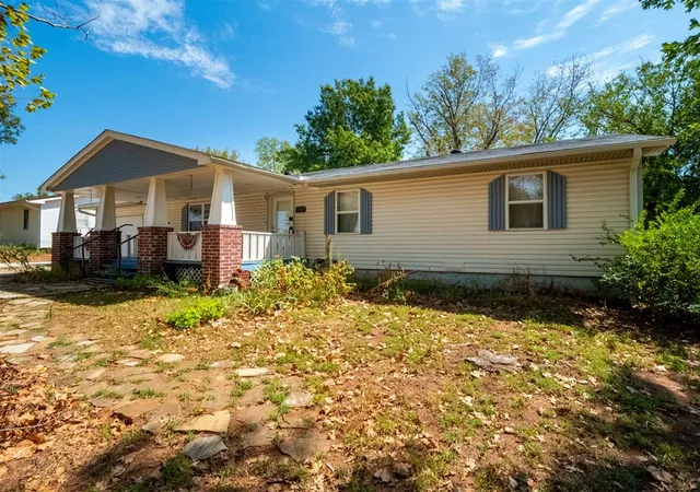 Photo 1 of Single family home for sale at 1004 Birch St, Wellston, OK 74881 | MLS# 1246056 | Listing updated on 2026-09-05