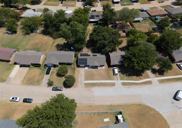 1st image of 748 N Markwell Ave, Moore, OK 73160 | MLS# 1246063