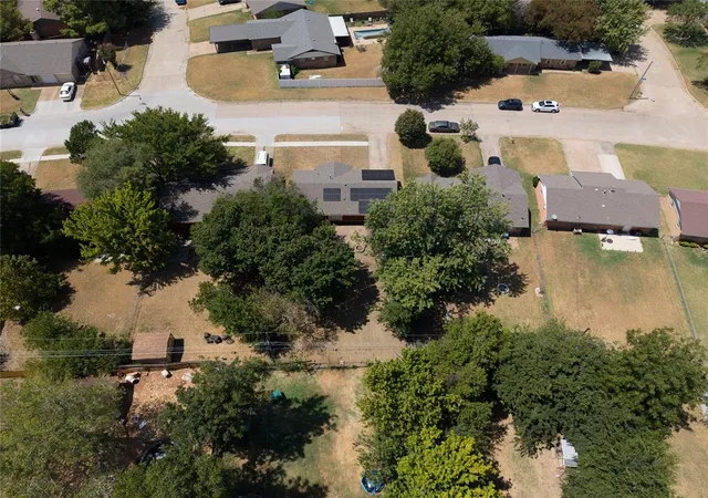 2nd image of 748 N Markwell Ave, Moore, OK 73160 | MLS# 1246063