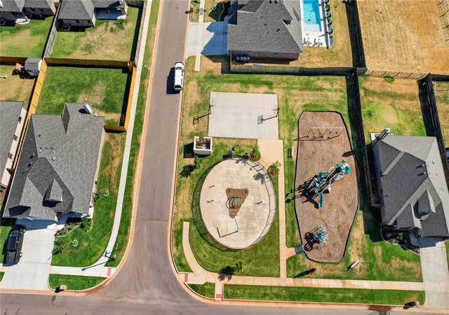 38th image of 5412 Santa Lucia Dr, Mustang, OK 73064 | MLS# 1246071