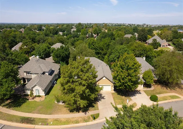 Photo 2 of Sale Pending at 3821 Woodshadow Rd, Edmond, OK 73003 | MLS# 1246077 | Listing updated on 2026-09-02