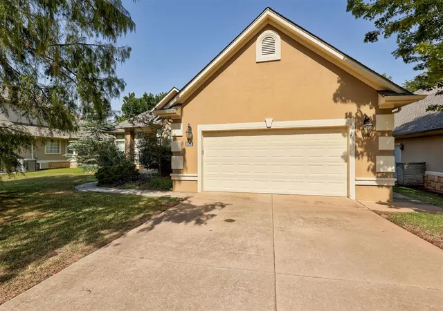 Photo 3 of Sale Pending at 3821 Woodshadow Rd, Edmond, OK 73003 | MLS# 1246077 | Listing updated on 2026-09-02