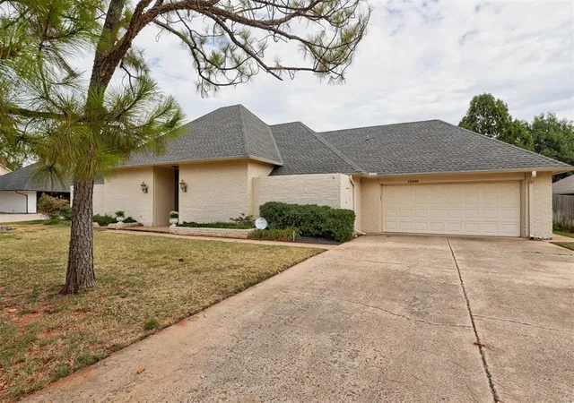 Photo 3 of Sale Pending at 12500 Arrowhead Ter, Oklahoma City, OK 73120 | MLS# 1246080 | Listing updated on 2026-09-08