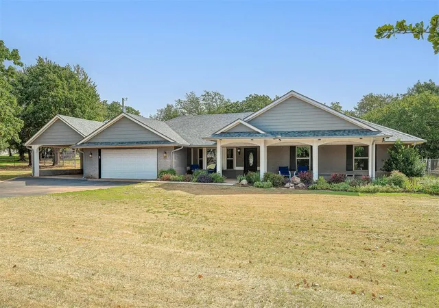 Photo 1 of Single family home for sale at 11416 Wolf Crk Rd, Guthrie, OK 73044 | MLS# 1246109 | Listing updated on 2026-09-18
