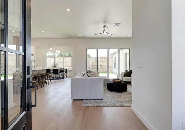 Photo 3 of Sale Pending at 2432 Amante Ct, Edmond, OK 73034 | MLS# 1246113 | Listing updated on 2026-09-15