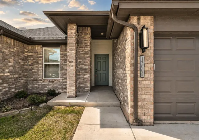Photo 3 of Single family home for sale at 12008 Nw 120th St, Yukon, OK 73099 | MLS# 1246118 | Listing updated on 2026-09-26