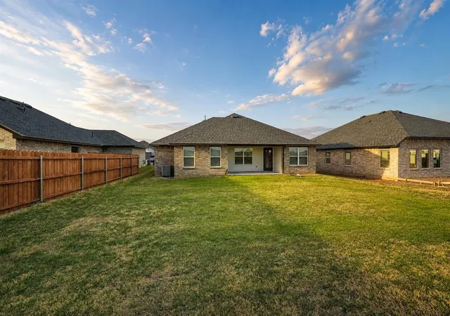 35th image of 12008 Nw 120th St, Yukon, OK 73099 | MLS# 1246118