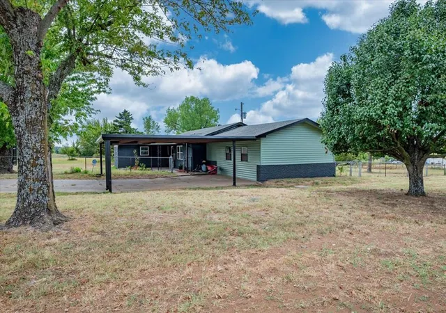3rd image of 329131 E Lincoln St, Harrah, OK 73045 | MLS# 1246124