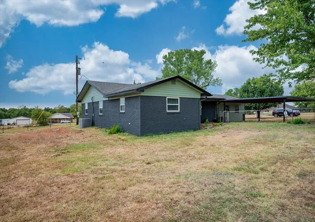 4th image of 329131 E Lincoln St, Harrah, OK 73045 | MLS# 1246124