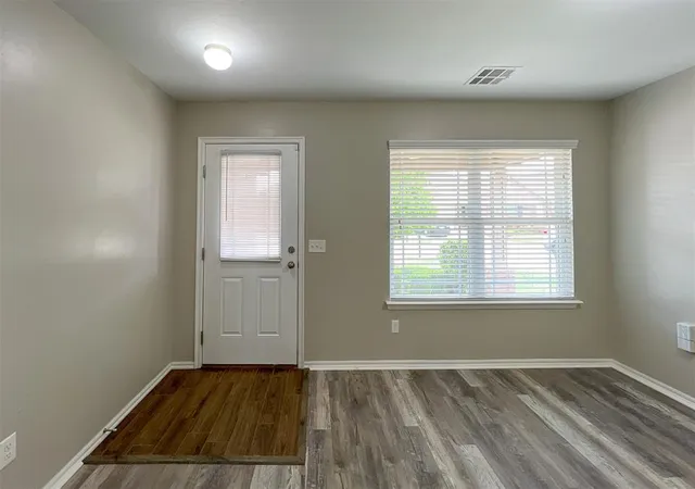 Photo 3 of Single family home for sale at 737 Christian Ln, Yukon, OK 73099 | MLS# 1246129 | Listing updated on 2026-08-27