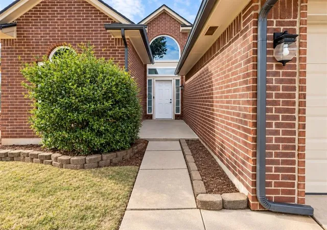 Photo 1 of Single family home for sale at 6704 Nw 131st St, Oklahoma City, OK 73142 | MLS# 1246132 | Listing updated on 2026-09-24