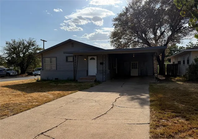Photo 1 of Single family home for sale at 1501 N Crain St, Altus, OK 73521 | MLS# 1246137 | Listing updated on 2026-08-26