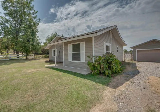 Photo 1 of Single family home for sale at 965 Cabin Rd, Harrah, OK 73045 | MLS# 1246144 | Listing updated on 2026-09-07
