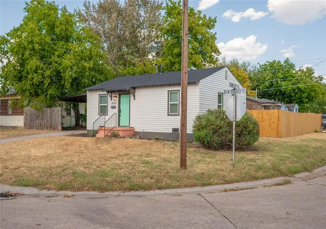 Photo 2 of Single family home for sale at 5600 N Donald Ave, Warr Acres, OK 73122 | MLS# 1246147 | Listing updated on 2026-08-26