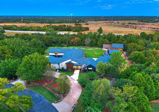 Photo 2 of Mansion for sale at 5220 Ne 131st Ct, Edmond, OK 73013 | MLS# 1246150 | Listing updated on 2026-08-29