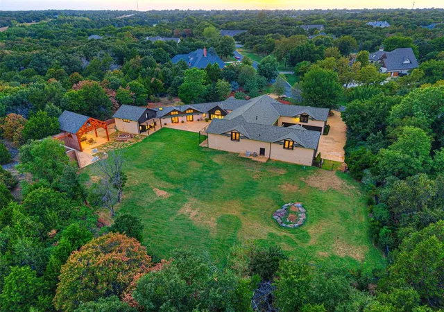 Photo 3 of Mansion for sale at 5220 Ne 131st Ct, Edmond, OK 73013 | MLS# 1246150 | Listing updated on 2026-08-29