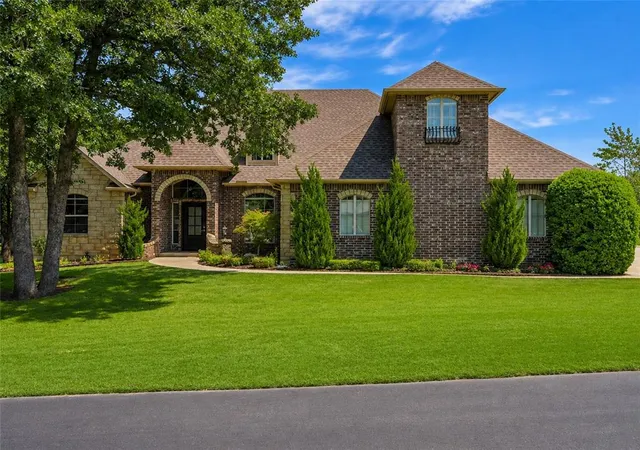 Photo 1 of Single family home for sale at 674 Stone Brg, Edmond, OK 73034 | MLS# 1246151 | Listing updated on 2026-09-04