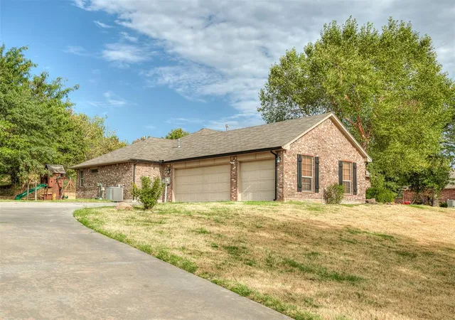 Photo 3 of Single family home for sale at 7225 Morning Song Dr, Oklahoma City, OK 73150 | MLS# 1246153 | Listing updated on 2026-10-07