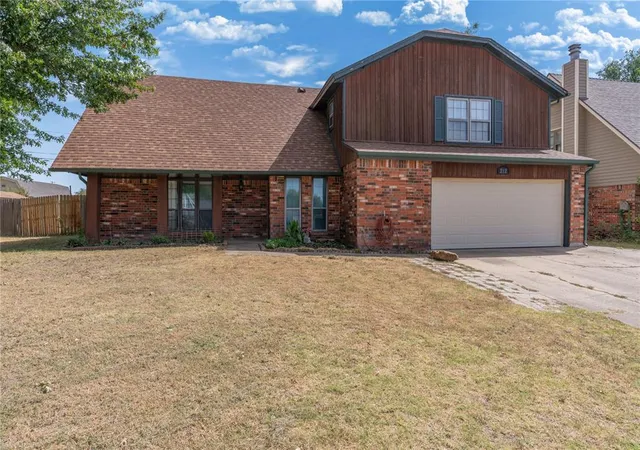 Photo 1 of Single family home for sale at 212 Americana Ct, Norman, OK 73069 | MLS# 1246162 | Listing updated on 2026-09-01