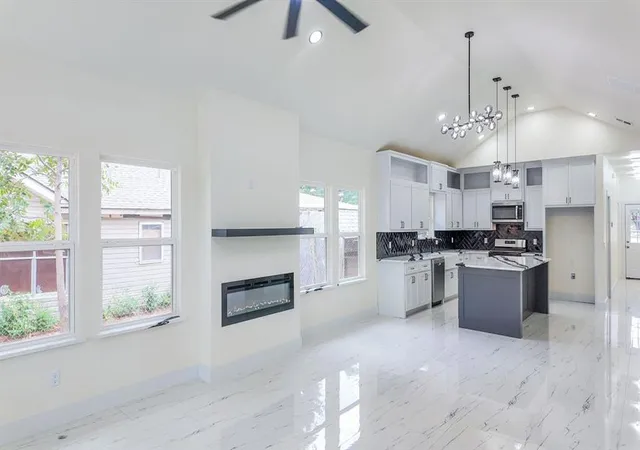 Photo 3 of Sale Pending at 325 Se 19Th St, Oklahoma City, OK 73129 | MLS# 1246203 | Listing updated on 2026-09-22