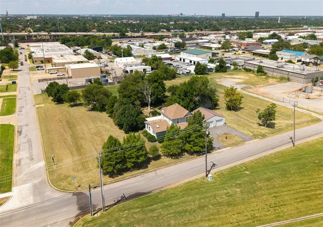 Single family home for sale at 2501 N Walnut Ave, Oklahoma City, OK 73105 | MLS# 1246220