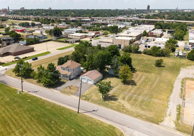 Photo 4 of Single family home for sale at 2501 N Walnut Ave, Oklahoma City, OK 73105 | MLS# 1246220 | Listing updated on 2026-09-13