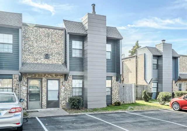 Photo 3 of Townhouse for sale at 401 Se 12th Ave #137, Norman, OK 73071 | MLS# 1246221 | Listing updated on 2026-10-04
