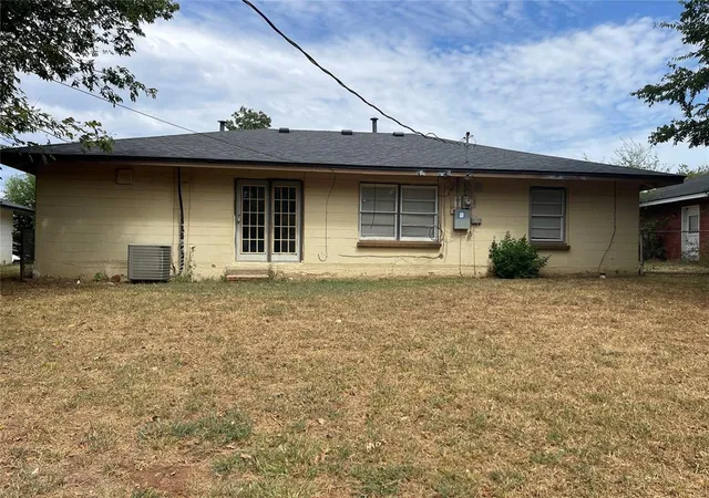 Photo 3 of Sale Pending at 1034 Jasmine Ln, Oklahoma City, OK 73110 | MLS# 1246222 | Listing updated on 2026-09-01