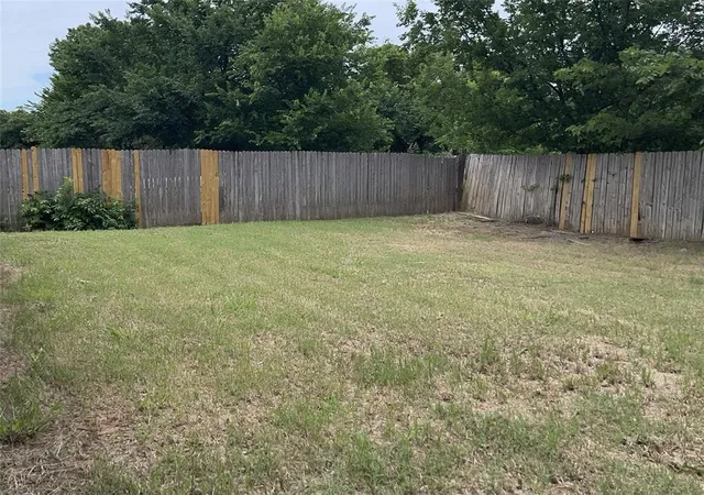 Photo 3 of Sale Pending at 1412 Lexi Ln, Noble, OK 73068 | MLS# 1246227 | Listing updated on 2026-09-03