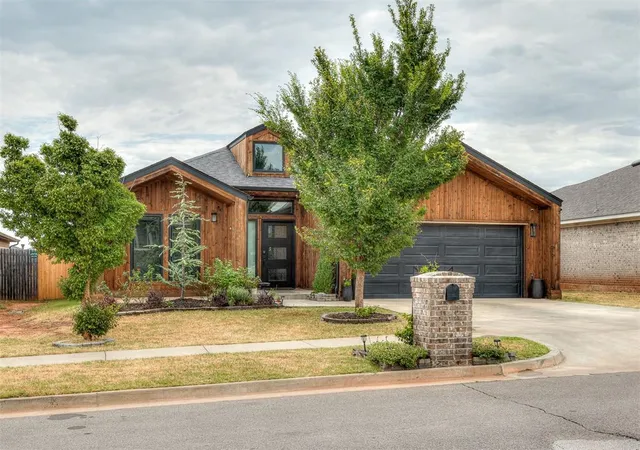 Photo 1 of Single family home for sale at 3113 Montane Ct, Norman, OK 73069 | MLS# 1246230 | Listing updated on 2026-10-05