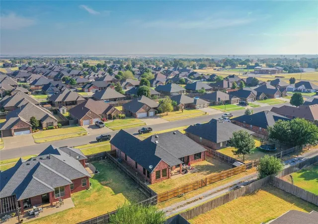 37th image of 2200 Stratta Dr, Weatherford, OK 73096 | MLS# 1246237