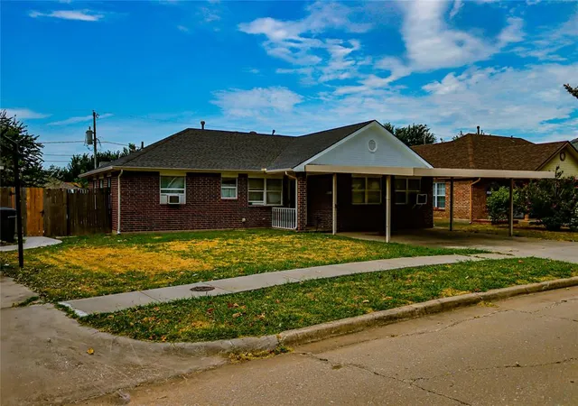2nd image of 916 N Windermere Dr, Oklahoma City, OK 73160 | MLS# 1246239