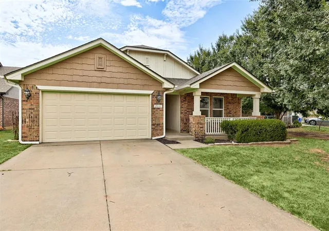 Photo 2 of Single family home for sale at 2616 Ga Zump Dr, Norman, OK 73069 | MLS# 1246241 | Listing updated on 2026-10-06