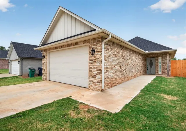 Single family home for sale at 431 Nw 116Th St, Oklahoma City, OK 73114 | MLS# 1246245