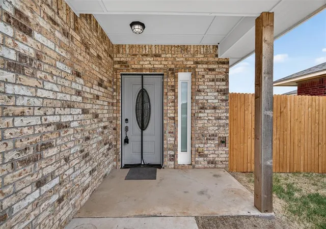 Photo 3 of Single family home for sale at 431 Nw 116th St, Oklahoma City, OK 73114 | MLS# 1246245 | Listing updated on 2026-09-23