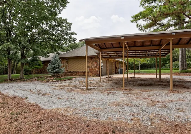 Photo 3 of Sale Pending at 5611 Covey Run Dr, Edmond, OK 73034 | MLS# 1246247 | Listing updated on 2026-09-07