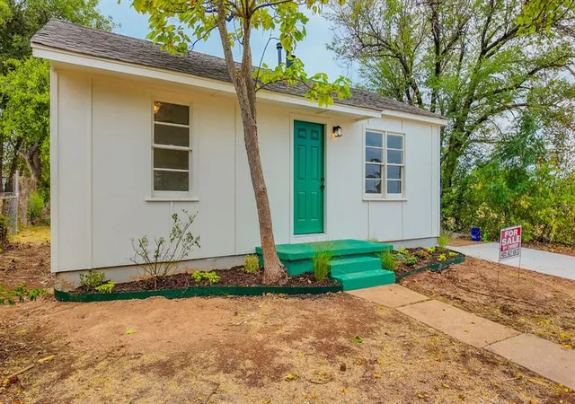 Photo 2 of Single family home for sale at 3828 Sw 42Nd St, Oklahoma City, OK 73119 | MLS# 1246276 | Listing updated on 2026-08-28